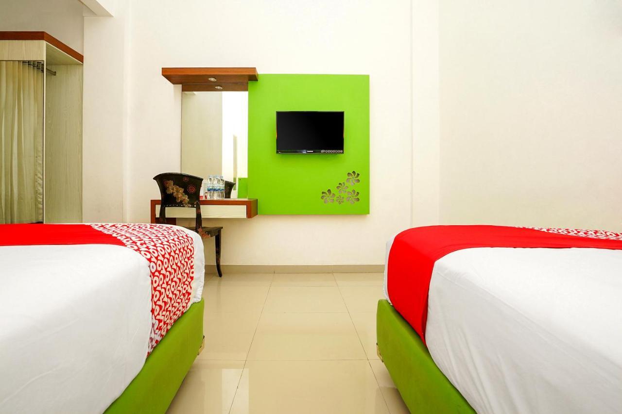 Oyo 231 Hotel Andita Syariah Surabaya Exterior foto