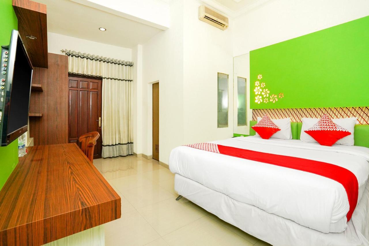 Oyo 231 Hotel Andita Syariah Surabaya Exterior foto